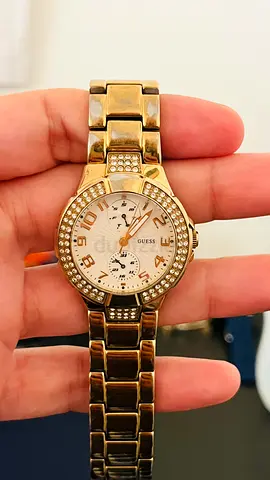 Guess women watch