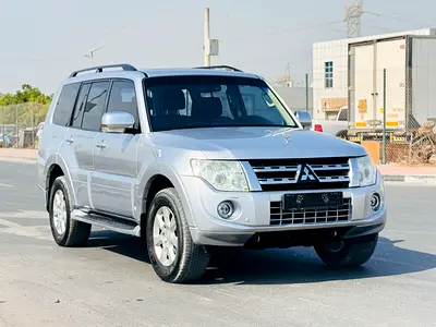 Mitsubishi Pajaro // Gcc space // Top option // No Accident // Good conditions