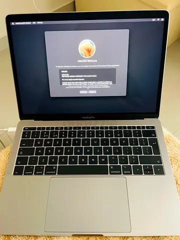 Apple MacBook Pro - 2.3Ghz i5 8GB Ram, 128 GHB HD
