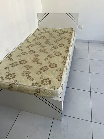 Comfortable single size Mattress and Headboard for Sale