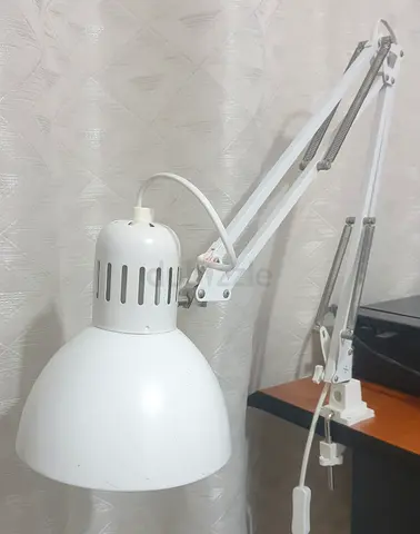 Desk lamp