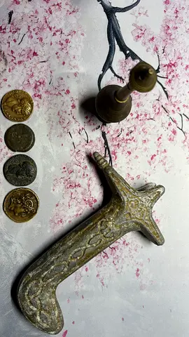 عملات واغراض اثرية من العصر الروماني