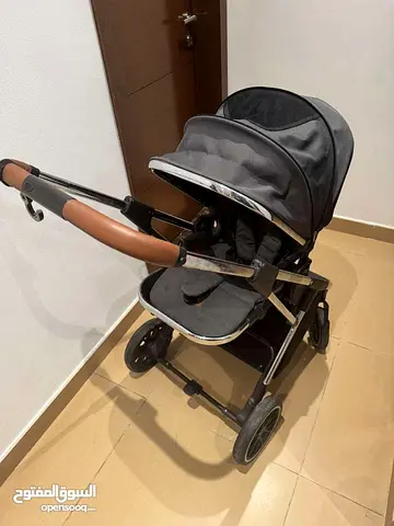 عربة أطفال للبيع