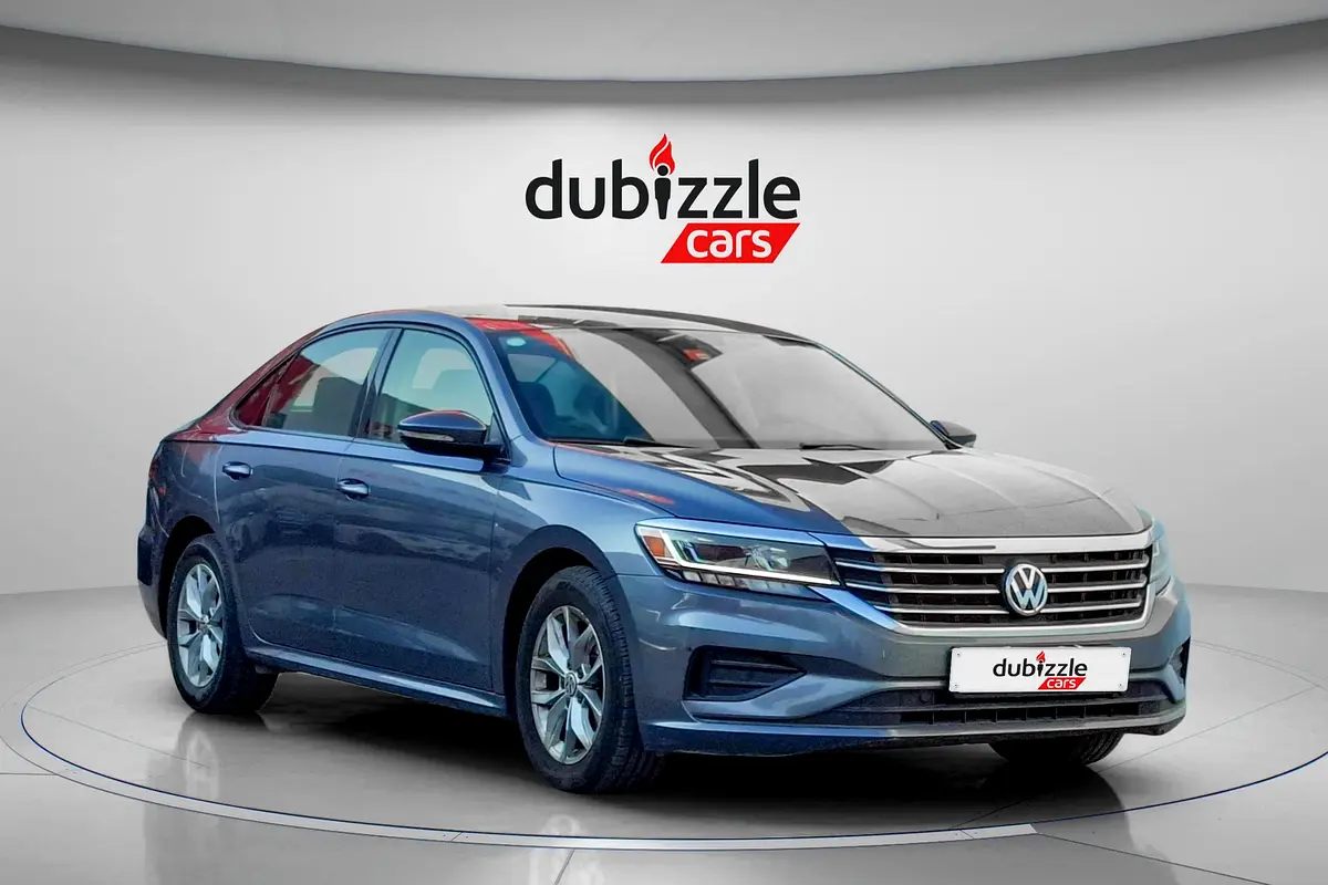 Volkswagen Passat 2020 — photo 1 of 14