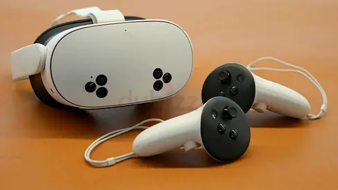 Explore New Worlds with My Gaming VR Headset and Controllers