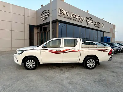 اويوتا هايلكس GLX