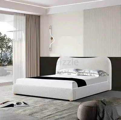 Elegant and Modern Bed set in Great Condition