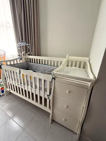 Giggles 3-in-1 Baby Crib With Changing Table  Storage – For Sale