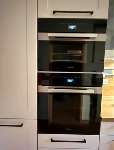 Miele 7000 series oven microwave set excellent condition like new