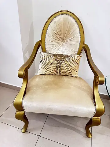 Elegant Vintage Gold Accent Chair with Cushion