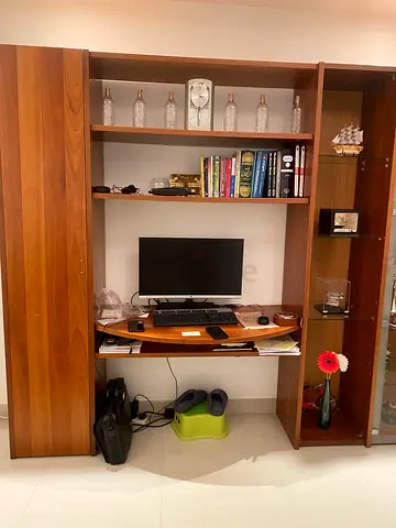 Adjustable showcase,