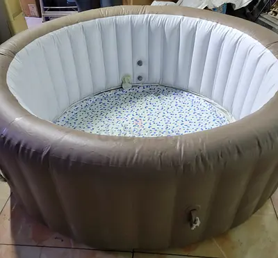 Bestway - Hollywood Laz-Y-Spa Inflatable Hot Tub     open box    used once