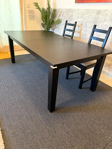 Extendable table for 600aed