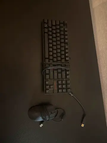 High-Quality Gaming Keyboard and Mouse Set Only the back stand broken