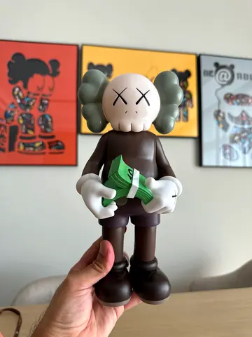 KAWS”22 CA$H 30 CM BRAND NEW