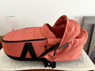 Yo-yo bassinet