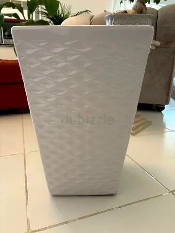 Elegant White Plant Pot