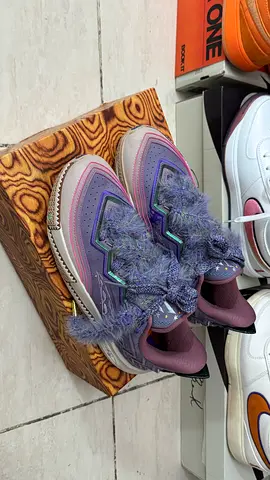 Kai 2 - Artist On Court ( Rare Colorway )