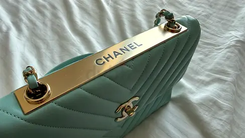 Chic CHANEL Handbag in Light Blue