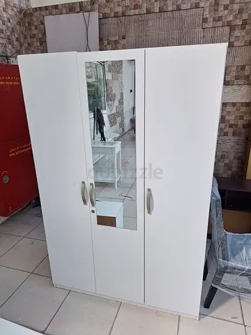 3 door wardrobe