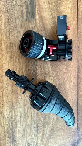 Zacuto Focus puller and tornado grip