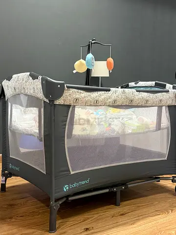 Compact and Convenient Baby bed - Perfect for On-the-Go Parents!