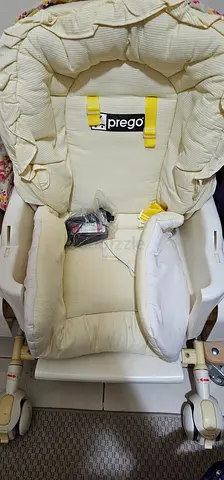 Baby swinging chair
