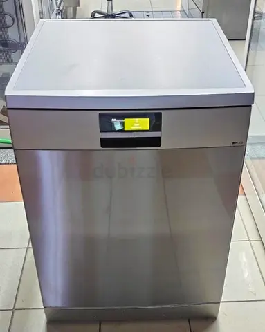 Siemens iq700 dishwasher free standing with LED lights