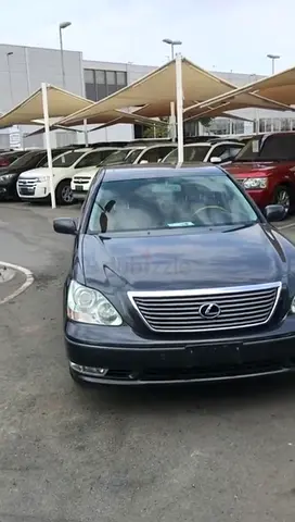 Smooth V8 Luxury Cruiser - 2004 Lexus LS 430 - Unmatched Ride Quality