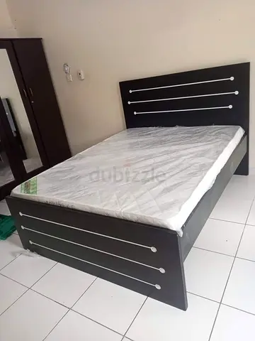 Modern Black Bed Frame with New Mattress QUEEN SIZE WOOD BED WITH MATTRESS 150X190 CM