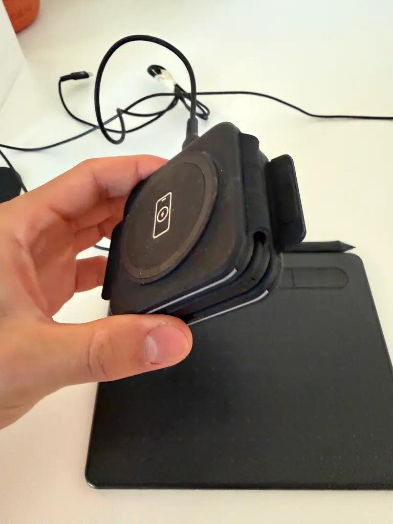 wireless charger + tablet for drawing65084798654467112