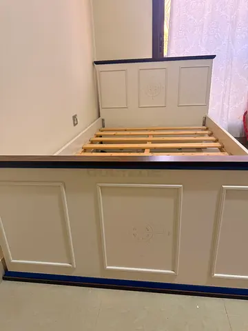 Single Bed without mattress