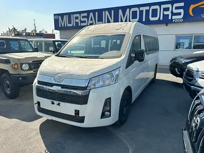 Toyota Hiace GL 3.5L PET. M/T 13 Seats