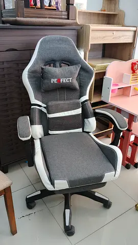 Comfortable Gaming Chair with Adjustable Features