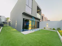 Brand New Luxurious And Spacious Fully Corner Unit only 140k