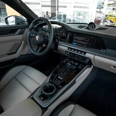 صورة 7 لـ 2025 Porsche 911