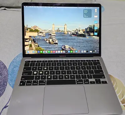 MacBook Air 13 with M1 Chip