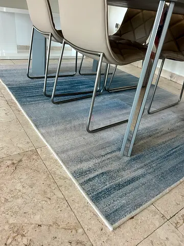 Elegant Blue Abstract Area Rug for Modern Homes