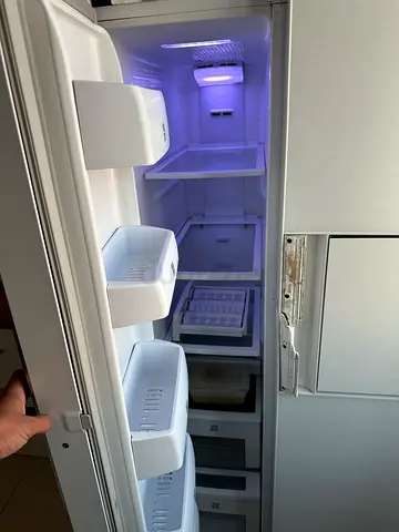 For Sale: Spacious and Efficient Freezer with LED Lighting