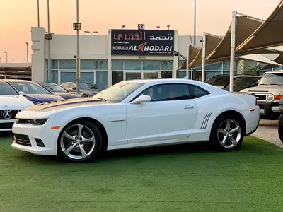 (2015) CHEVROLET CAMARO //GCC//FULL OPTION//LOW MILLAGE//ORIGINAL PAINT//EXCELLENT CONDITION//