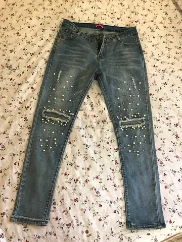 Stylish Pearl-Embellished Jeans