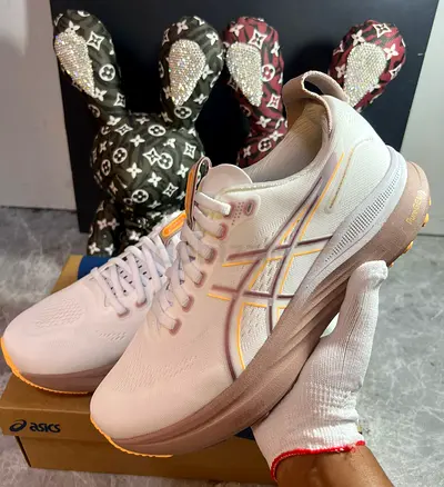 ASICS Mens Gel-Kayano 32 Running Shoes,  White/GRAPHITE GREY