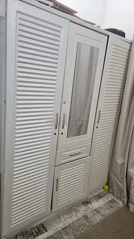 ابو ظبي المرور قريب من مركز الزعفرانه