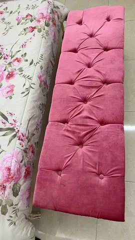 Elegant Pink Tufted Bench for Stylish Rooms