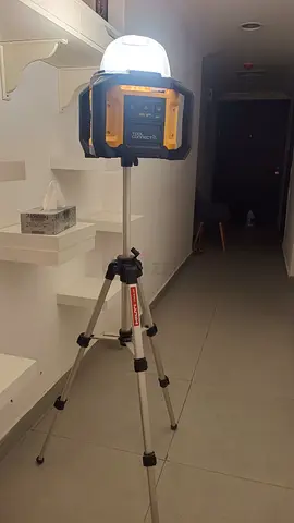 DEWALT CORDLESS LED LIGHT WITH 5AMPS BATTERY