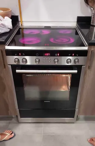 Siemens brand cooker full electric size 60 60cm