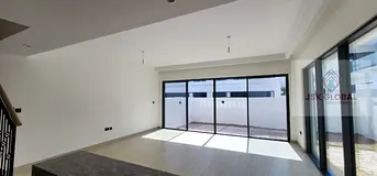 🏡 Bright, Open Layout, Elegant Home with Balcony