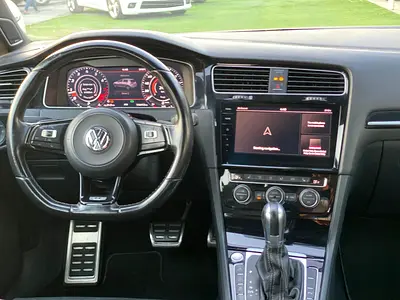 صورة 12 لـ 2018 Volkswagen GOLF R