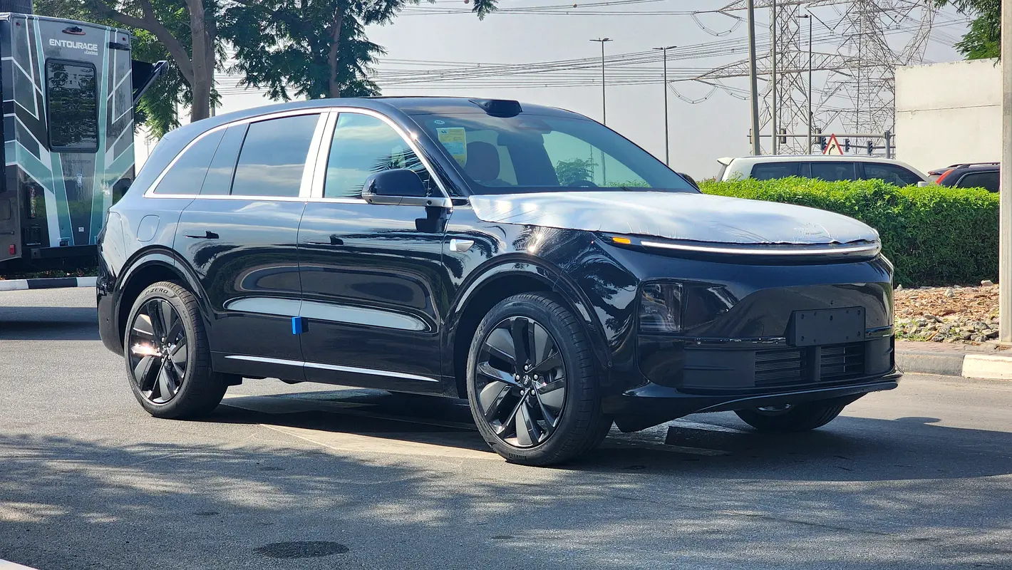 Li Auto L6 2024 — photo 1 of 19