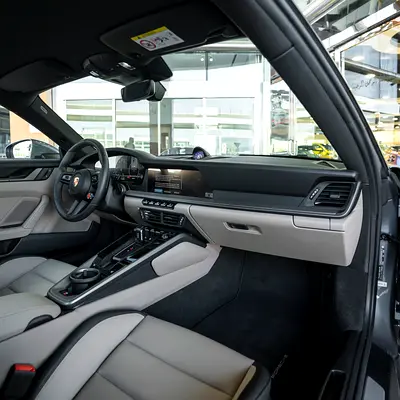 صورة 6 لـ 2025 Porsche 911